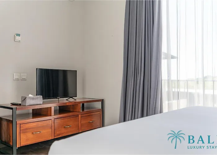 Alina 3br Pool Free Airport Pickup & Fast Wifi * Нуса-Дуа