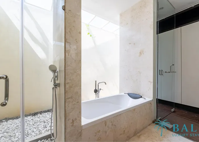 Alina 3br Pool Free Airport Pickup & Fast Wifi